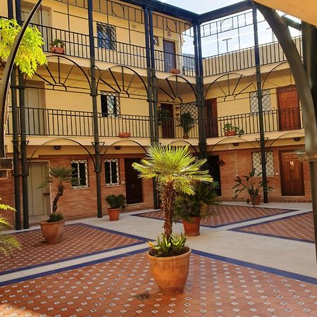 Torneo Life Tranquilo En El Centro Apartman Sevilla Kültér fotó